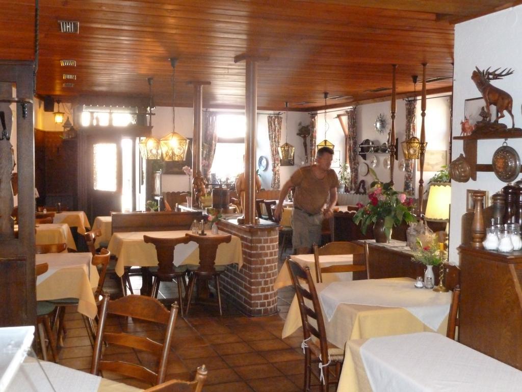 Gasthaus Zum Hirschen ستوفت ام بريسغو المظهر الخارجي الصورة