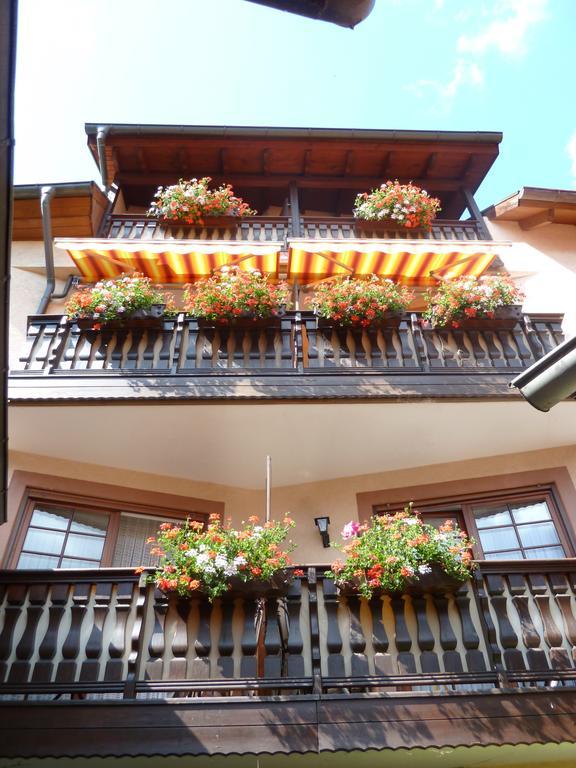 Gasthaus Zum Hirschen ستوفت ام بريسغو المظهر الخارجي الصورة